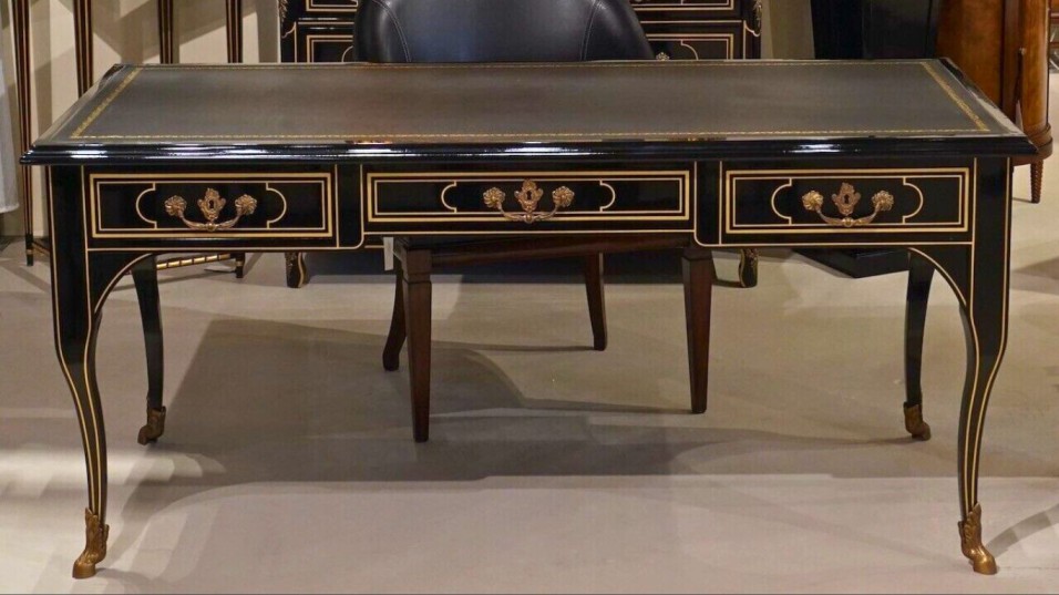 Classic Royal Desk