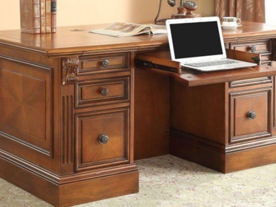 Luxury Classic Executive Desk