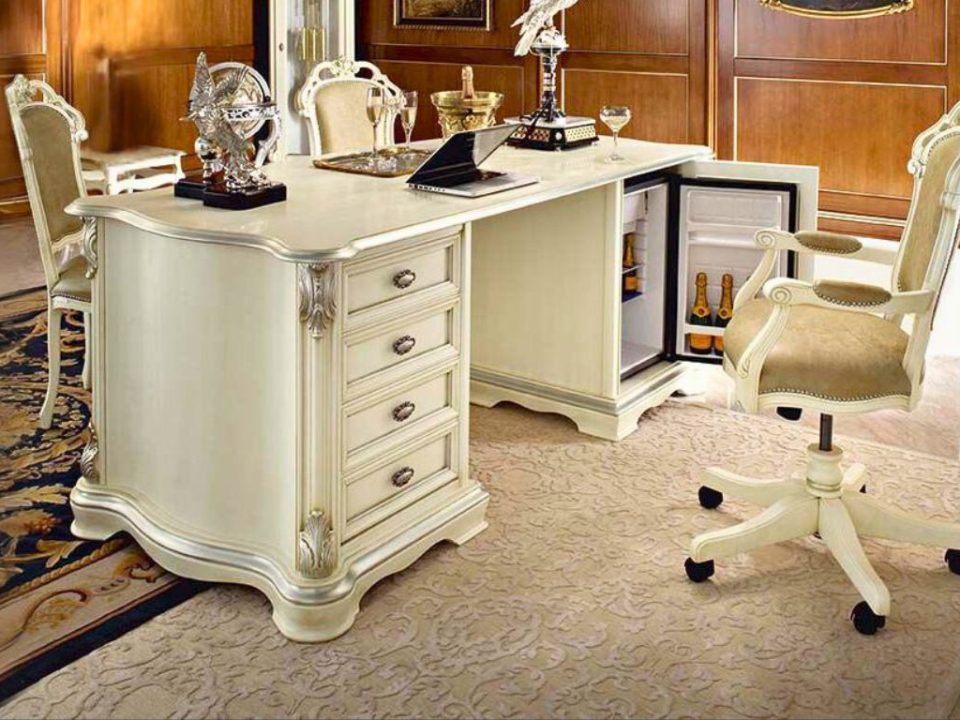 Luxury management desk white and classic